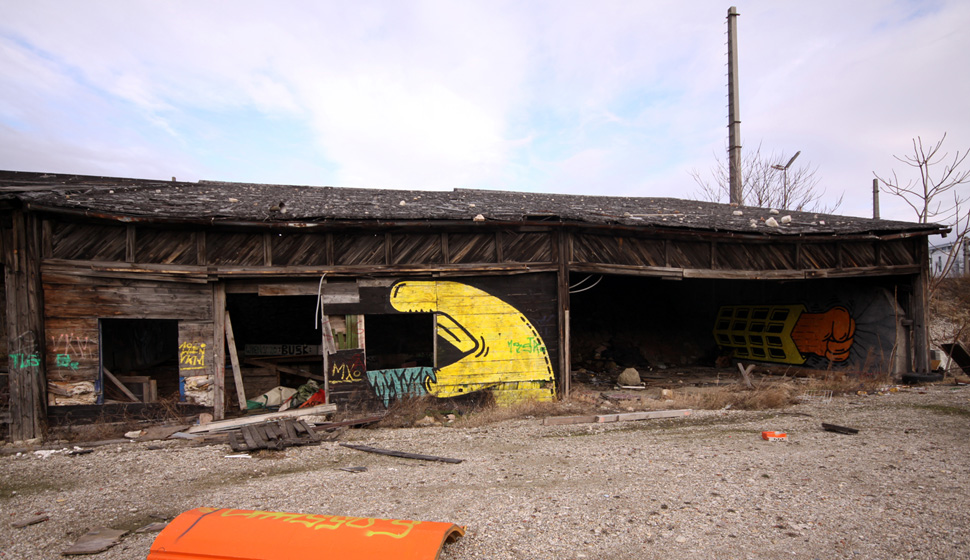 kryot | yellow | hand | wien | austria | europe