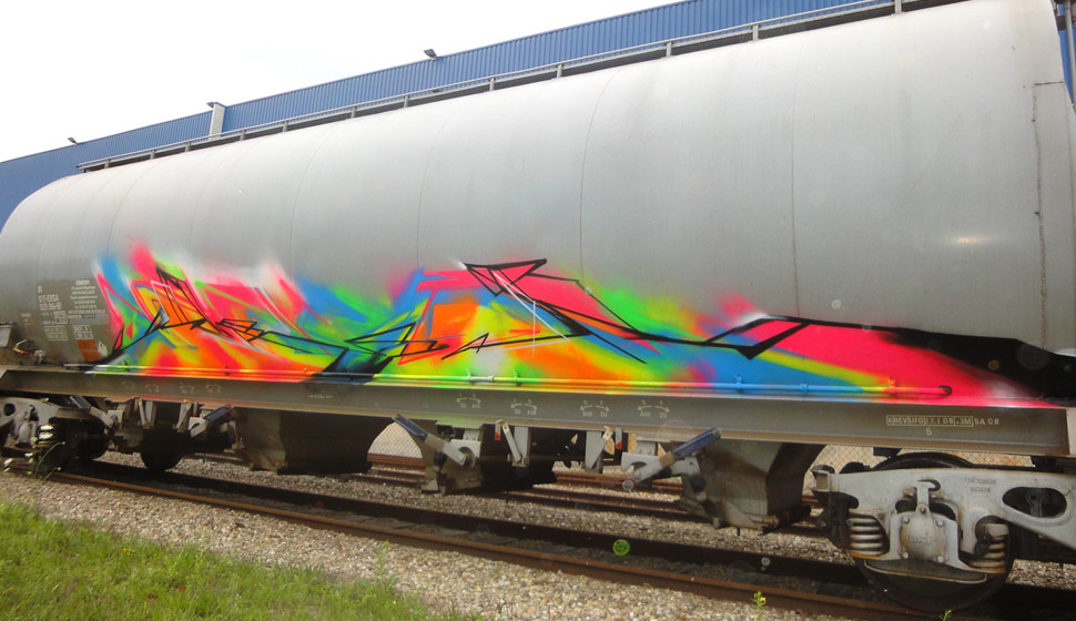 wipeout1 | freight | fluo | france | winter12