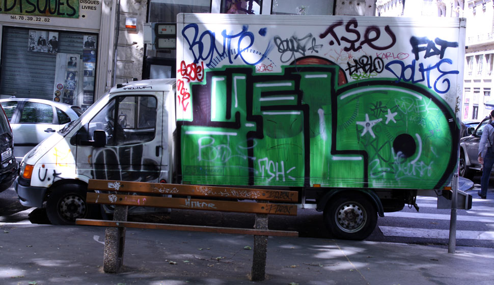 yelo | green | truck | lyon | france