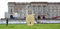 the-wa | gold | 3-d | berlin | germany (25 votes)