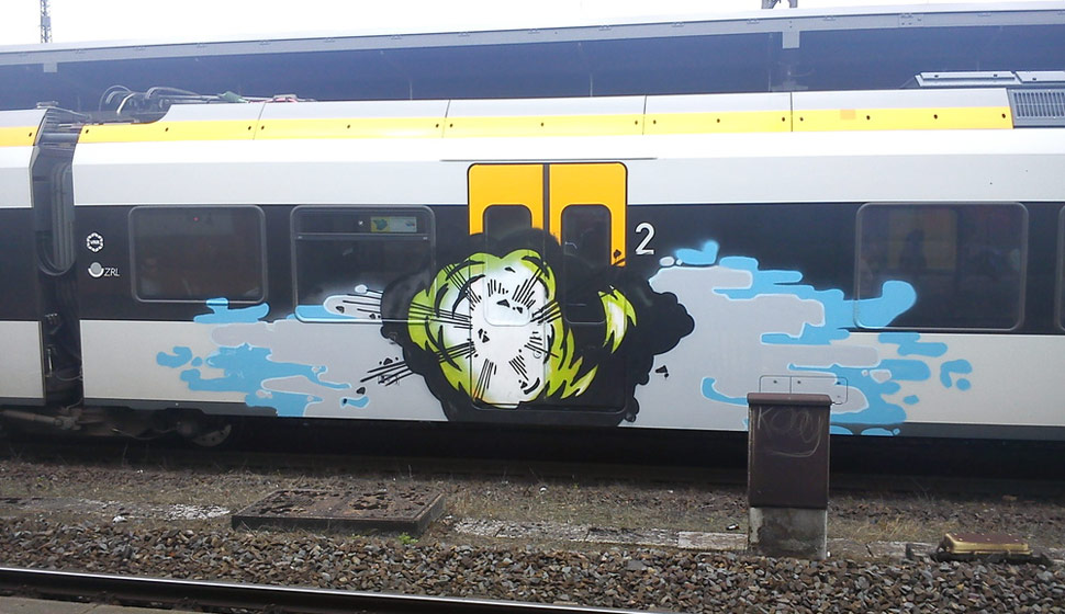 train | dusseldorf | germany | summer12