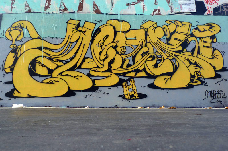 horfe | yellow | paris