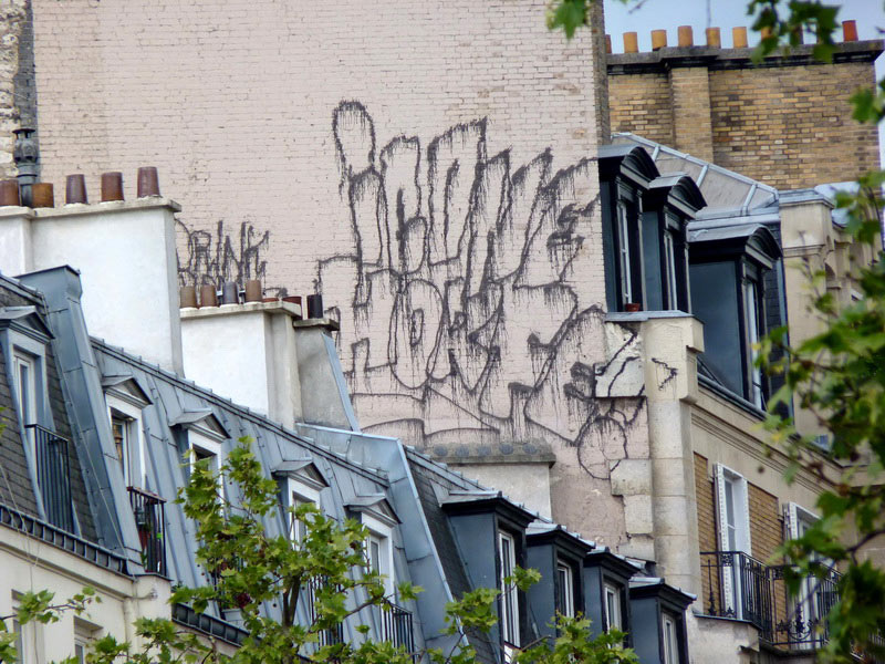 ikone | horfe | drips | rooftop | fire-extinguisher | paris