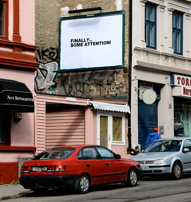 dotdotdot | billboard | text-message | oslo | norway | scandinavia
