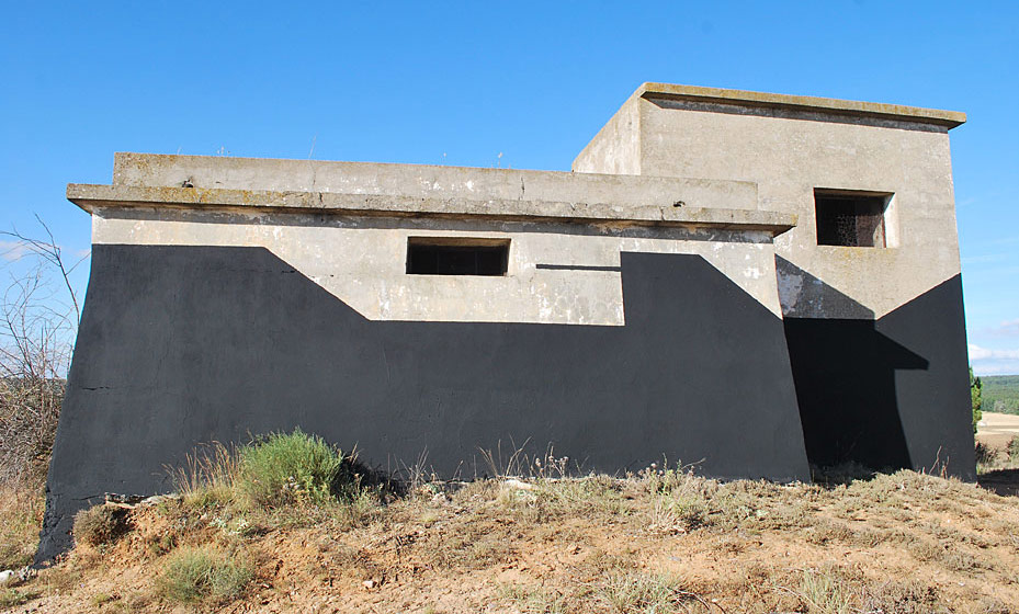 sue | black | geometry | spain