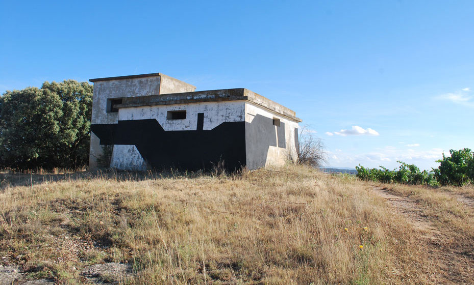sue | black | geometry | spain