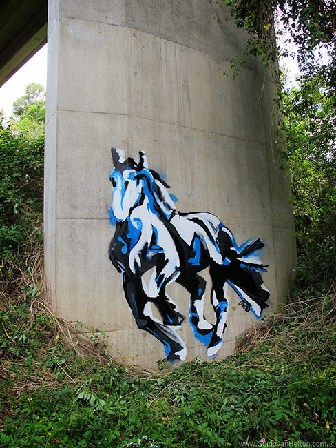 guido-van-helten | horse | bridge | australia