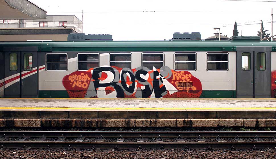 rose | train-italy