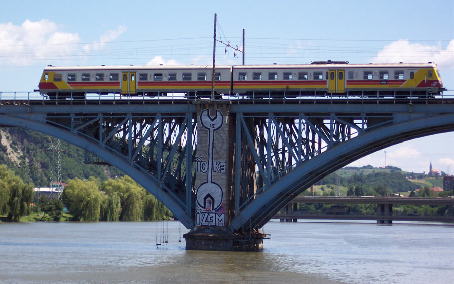 ioke42 | maribor | bridge | train | slovenia | balkans