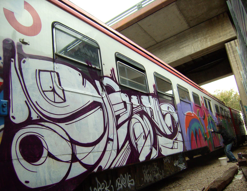 kenor | gato | action | train | barcelona