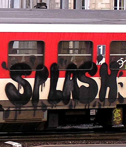splash | black | train | bordeaux