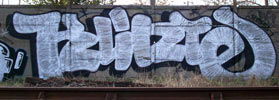 klinte | silver | bordeaux (18 votes)
