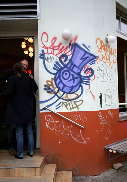 andre | berlin | germany | purple