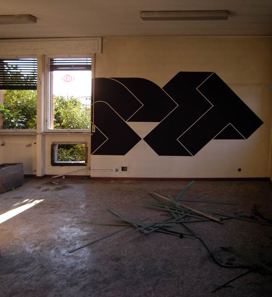-ct- | italy | black | geometry