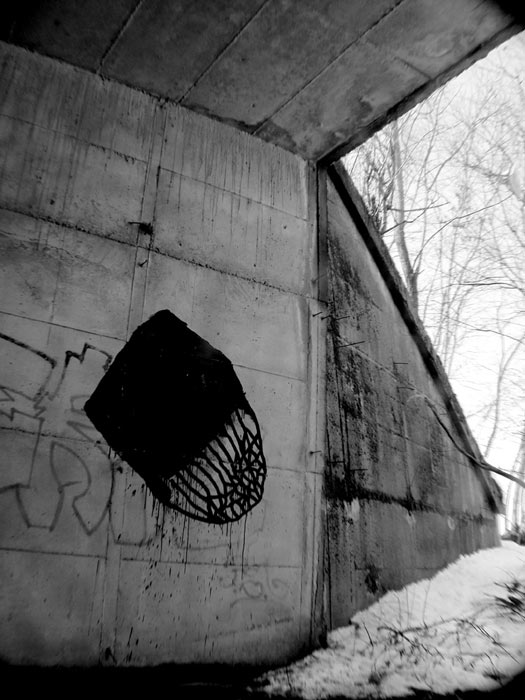 108 | black | snow | bridge | italy
