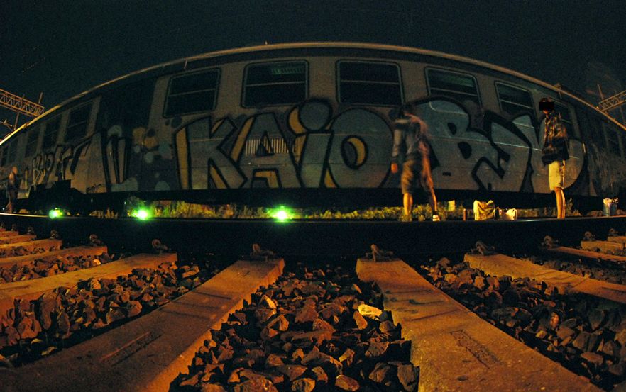 buono | kaio | bery | action | night | train | italy