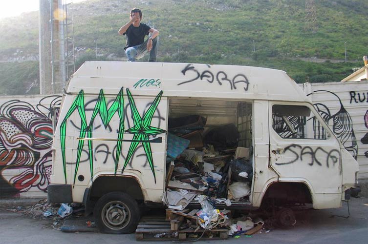useless-idea | truck | italy