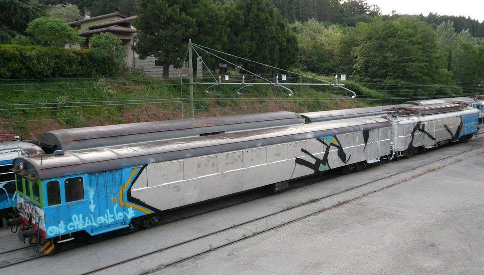 eys | wholecar | italy