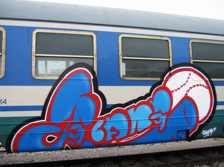 giango | train | blue | italy