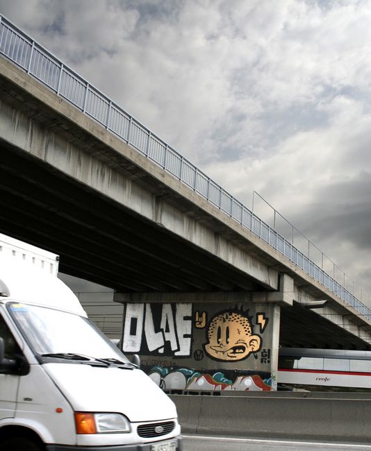 olae | grito | bridge | spain
