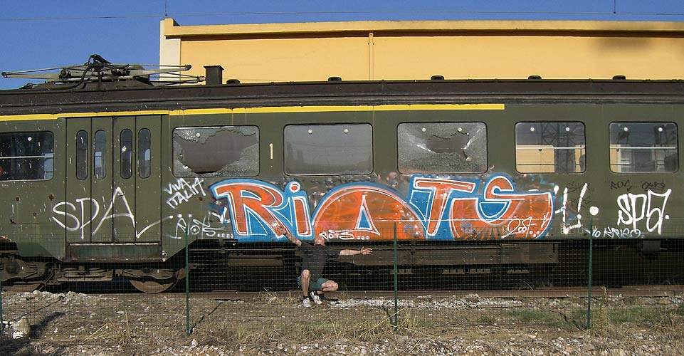 riots | bologna | train | italy