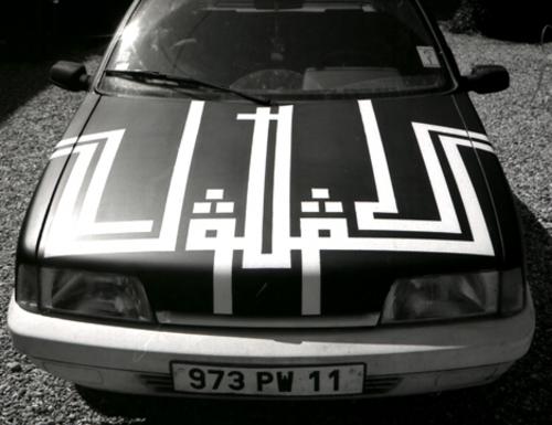 latlas | car | b-w | paris | geometry