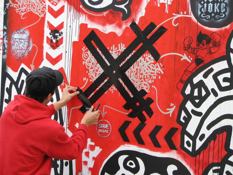 latlas | tape | red | action | paris