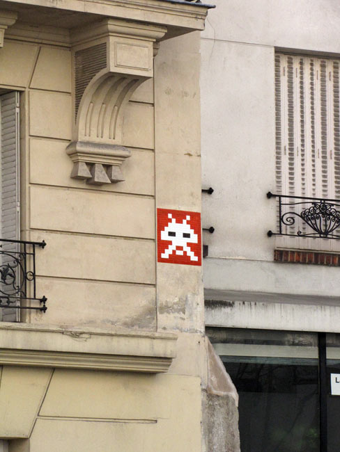 spaceinvader | red | paris