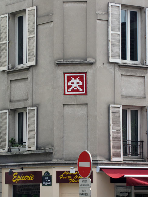 spaceinvader | red | paris