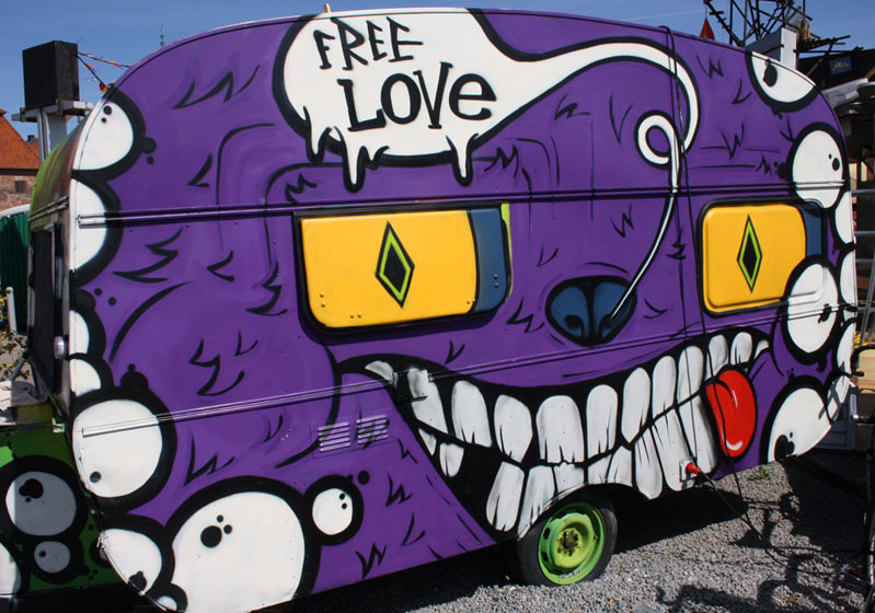 randomformation | kbh | contextual-face | purple | caravan | denmark | scandinavia