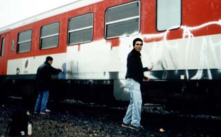 snake | bit | action | train-bordeaux