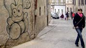 sqon | ljubljana | slovenia | girl | balkans | cat (18 votes)