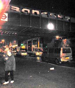  banksy london bridge night ukingdom
