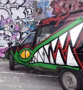  rowdy car crocodile paris