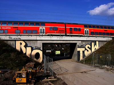  riots train bridge germany