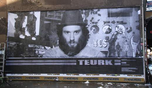  teurk billboard lemur paris