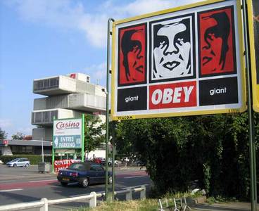  shepard-fairey billboard pau