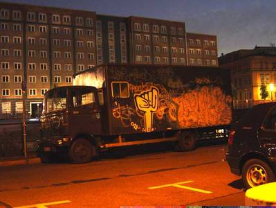  cbs truck night berlin