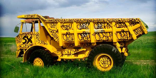  capish yellow truck france