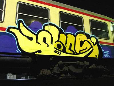  giango wons train yellow italy