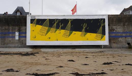  michael-beerens lemur billboard beach france