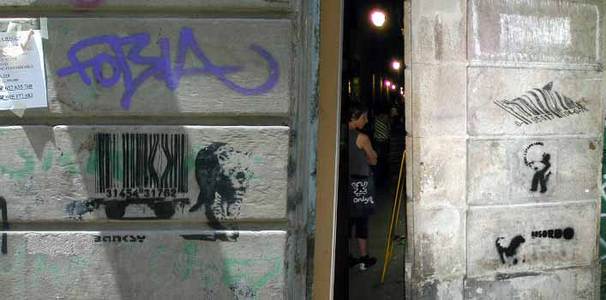  banksy stencil barcelona