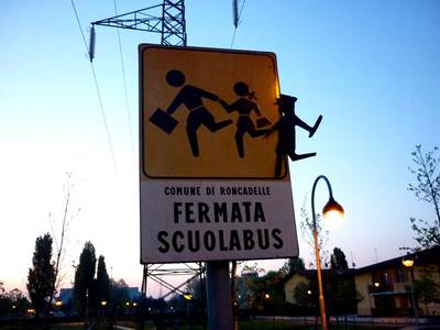  elfo roadsign italy