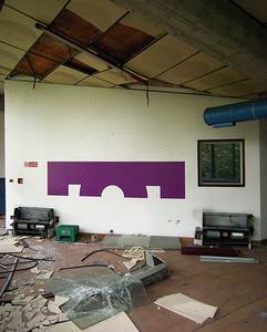 italy torino -ct- purple geometry minimalism