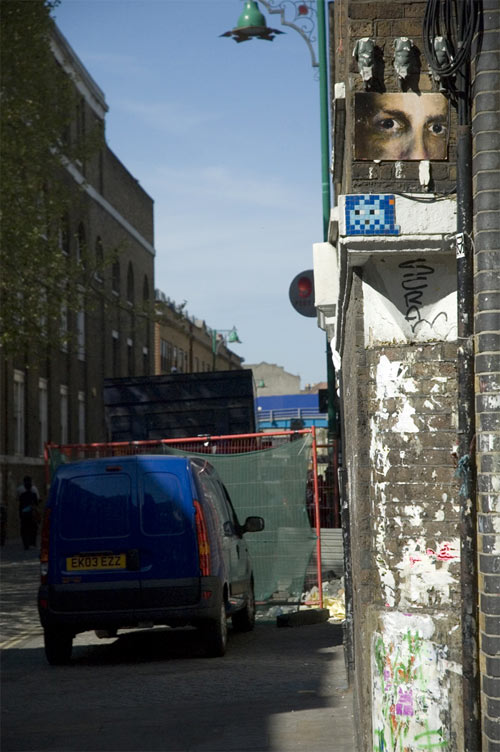  asbestos spaceinvader london ukingdom