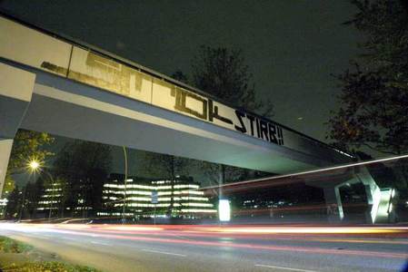  smok stirb hamburg bridge night germany