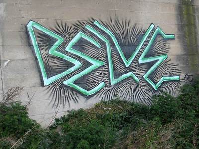  useless-idea belve-crew green italy