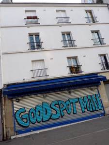  -boris- blue shutters paris