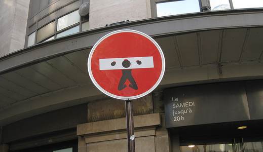  clet-abraham roadsign paris