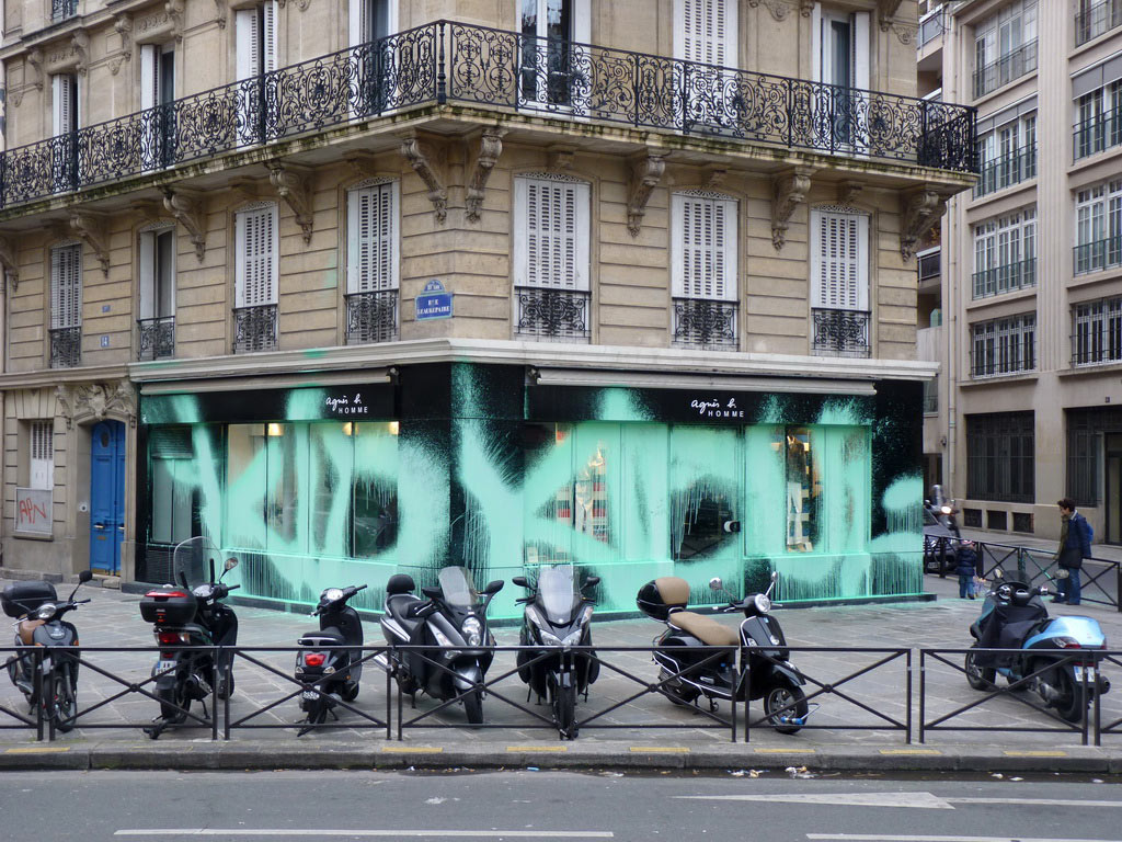 | fire-extinguisher | paris | graffiti | street